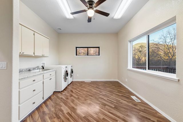 111 Lance Drive, Grants Pass, OR 97526