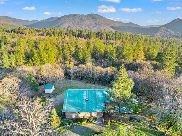 111 Lance Drive, Grants Pass, OR 97526