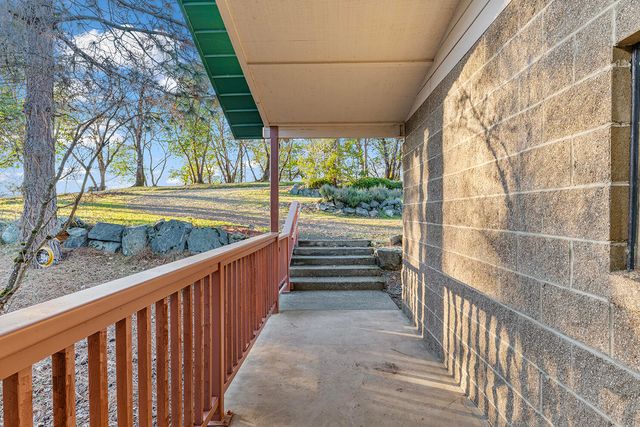 111 Lance Drive, Grants Pass, OR 97526