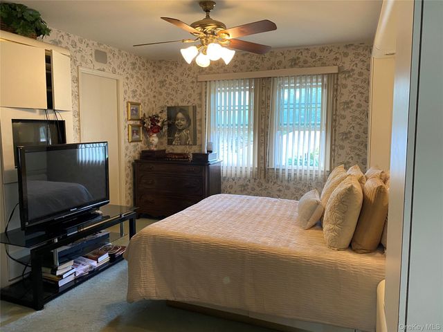 1 Parkview Drive, Middletown, NY 10940