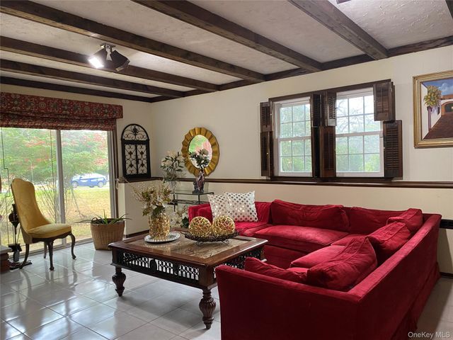 1 Parkview Drive, Middletown, NY 10940