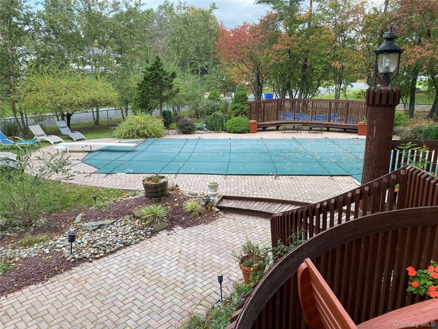 1 Parkview Drive, Middletown, NY 10940