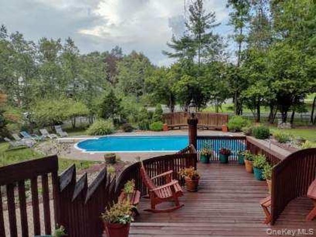 1 Parkview Drive, Middletown, NY 10940