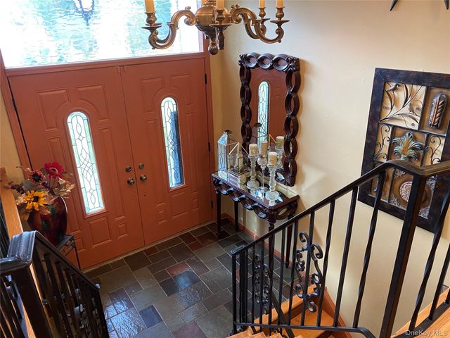 1 Parkview Drive, Middletown, NY 10940