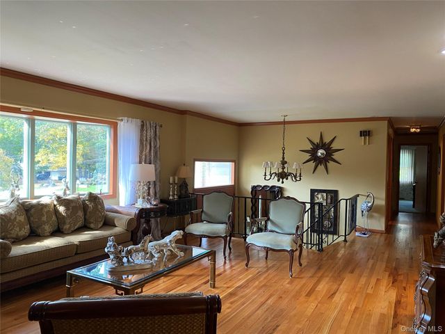 1 Parkview Drive, Middletown, NY 10940