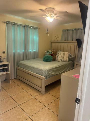 7160 NW 24th Street NW, Sunrise, FL 33313