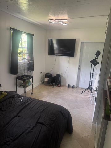 7160 NW 24th Street NW, Sunrise, FL 33313