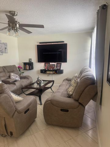 7160 NW 24th Street NW, Sunrise, FL 33313