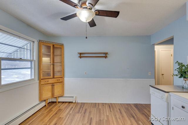 3364 Chestnut Avenue, Grandville, MI 49418