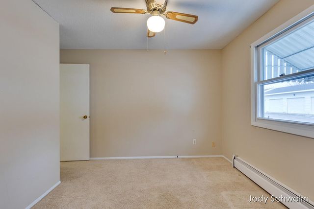 3364 Chestnut Avenue, Grandville, MI 49418