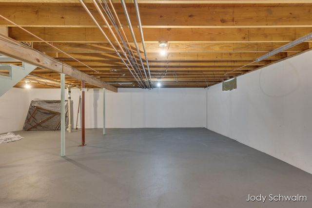 3364 Chestnut Avenue, Grandville, MI 49418