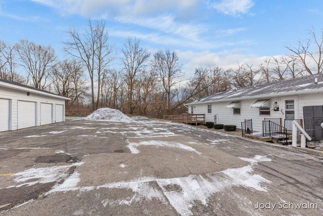 3364 Chestnut Avenue, Grandville, MI 49418