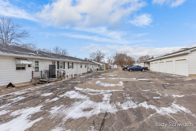 3364 Chestnut Avenue, Grandville, MI 49418