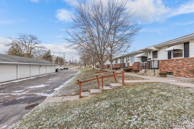 3364 Chestnut Avenue, Grandville, MI 49418