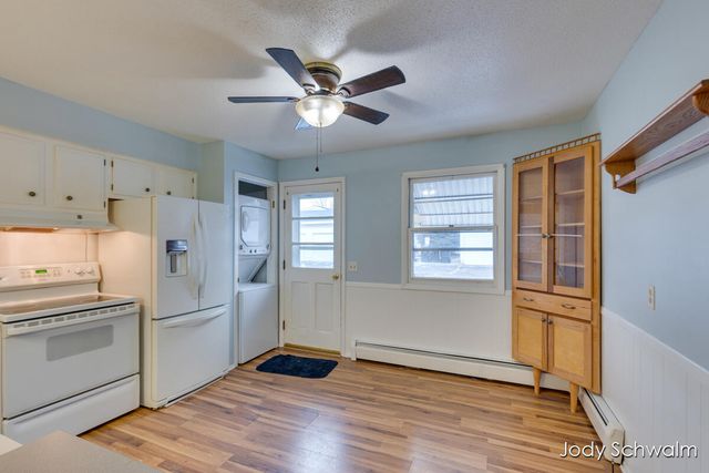 3364 Chestnut Avenue, Grandville, MI 49418