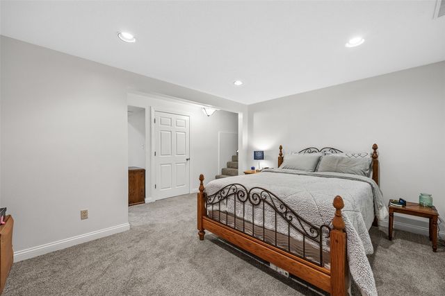 509 Bezdek Drive NW, Cedar Rapids, IA 52405