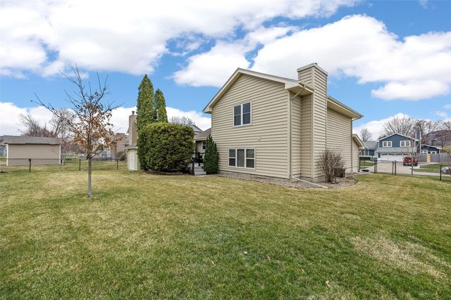 509 Bezdek Drive NW, Cedar Rapids, IA 52405