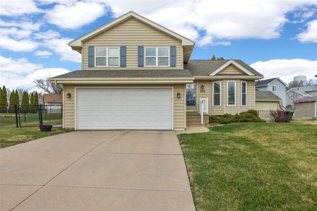 509 Bezdek Drive NW, Cedar Rapids, IA 52405