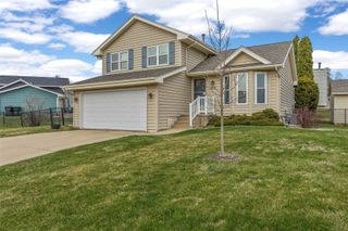 509 Bezdek Drive NW, Cedar Rapids, IA 52405