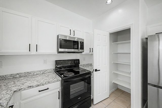 9481 N 81ST Drive, Peoria, AZ 85345