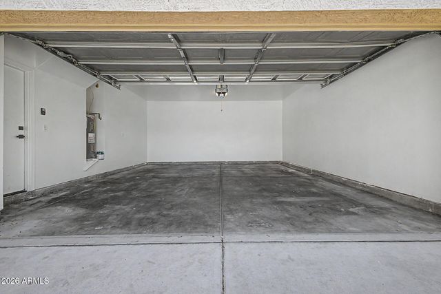 9481 N 81ST Drive, Peoria, AZ 85345