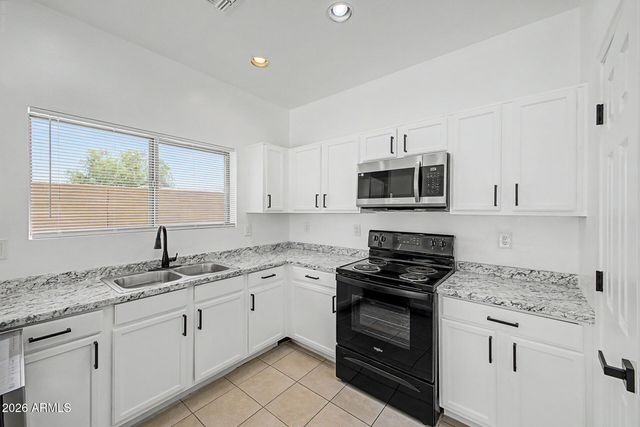 9481 N 81ST Drive, Peoria, AZ 85345