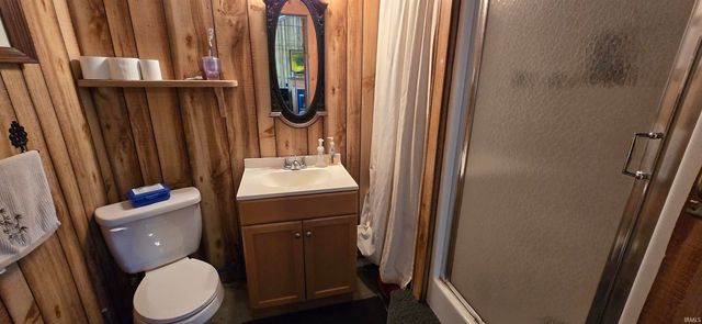 100 North Road, Montgomery, IN 47558