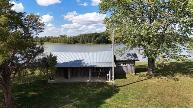 100 North Road, Montgomery, IN 47558
