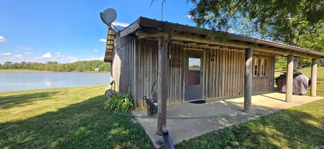 100 North Road, Montgomery, IN 47558