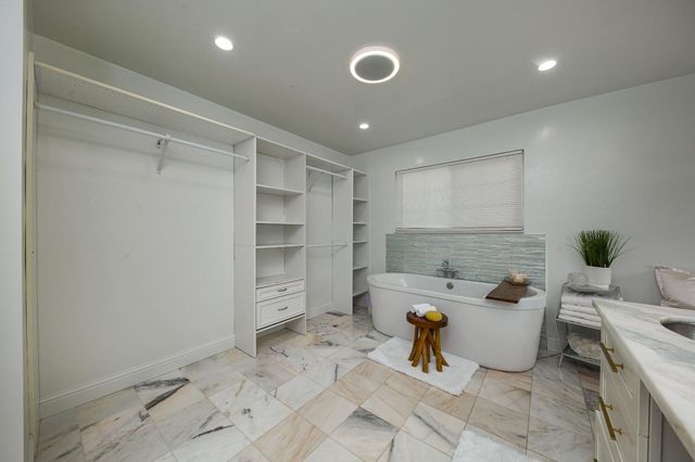 840 Del Monte Ct, Manteca, CA 95336