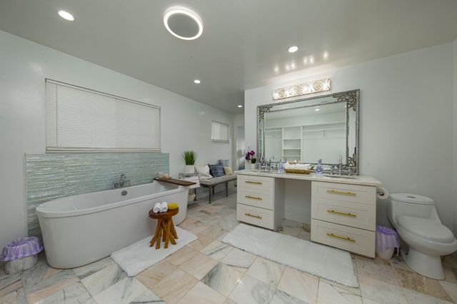 840 Del Monte Ct, Manteca, CA 95336