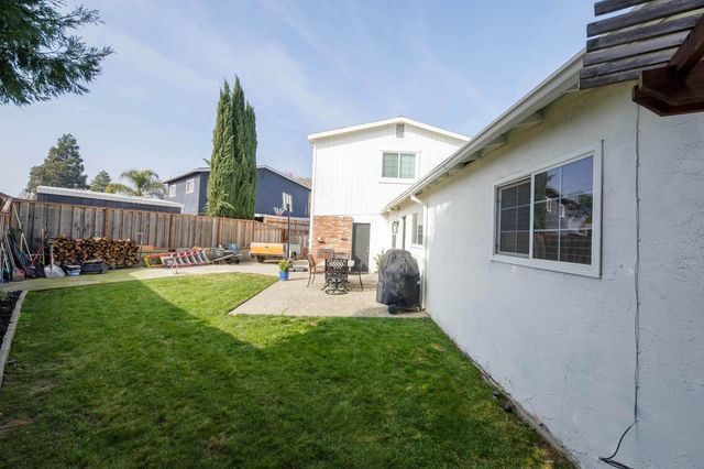 840 Del Monte Ct, Manteca, CA 95336