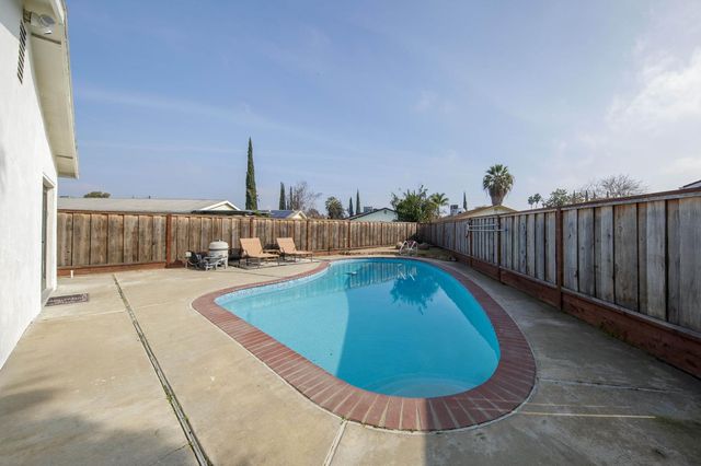 840 Del Monte Ct, Manteca, CA 95336