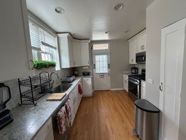 4820 Elm Street 3, Skokie, IL 60077