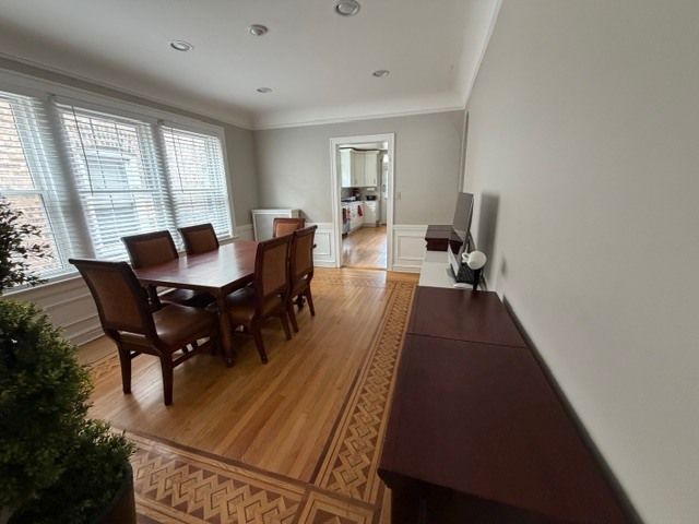 4820 Elm Street 3, Skokie, IL 60077