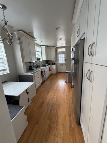 4820 Elm Street 3, Skokie, IL 60077