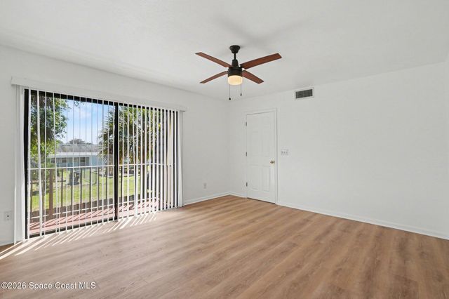 3915 Vista Oaks Circle NE, Palm Bay, FL 32905