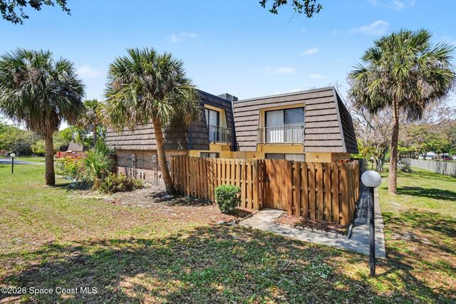 3915 Vista Oaks Circle NE, Palm Bay, FL 32905