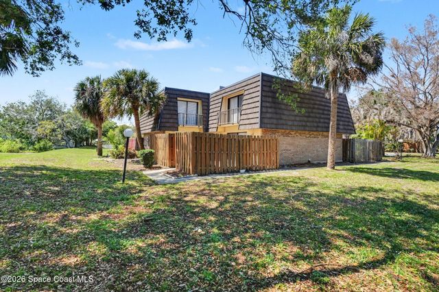 3915 Vista Oaks Circle NE, Palm Bay, FL 32905