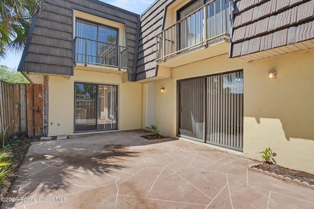 3915 Vista Oaks Circle NE, Palm Bay, FL 32905