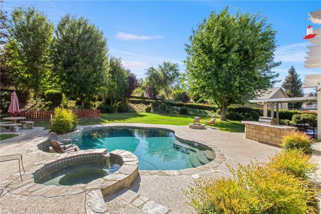 13747 Meadow View Lane, Yucaipa, CA 92399