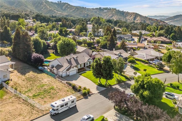 13747 Meadow View Lane, Yucaipa, CA 92399