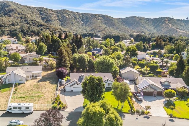 13747 Meadow View Lane, Yucaipa, CA 92399