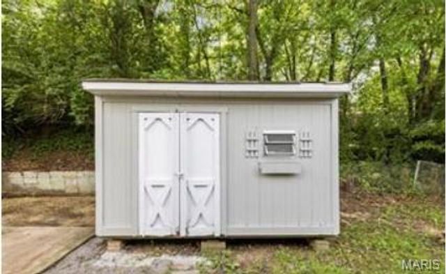 834 Young Drive, Fenton, MO 63026