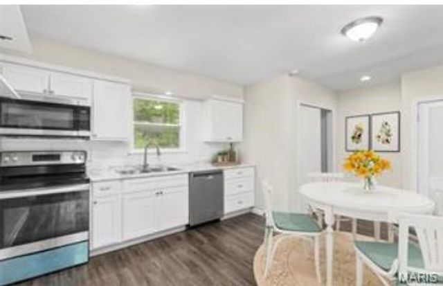 834 Young Drive, Fenton, MO 63026