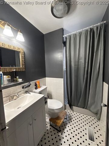 3349 Old Logan Road, Logan, WV 25601