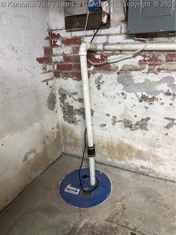 3349 Old Logan Road, Logan, WV 25601