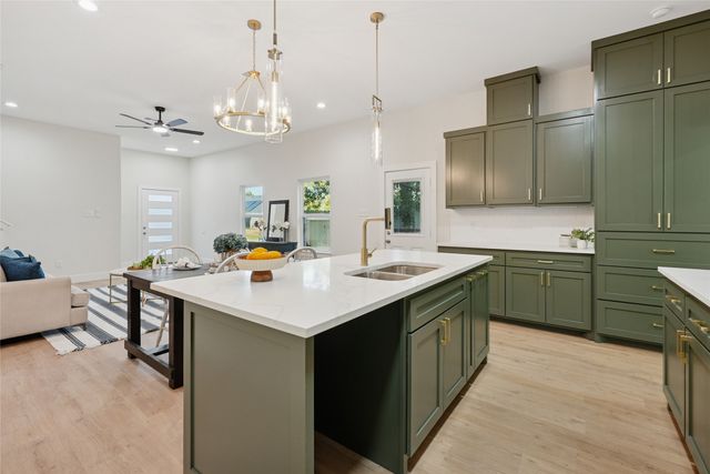 830 Stamps Avenue, Fort Worth, TX 76114