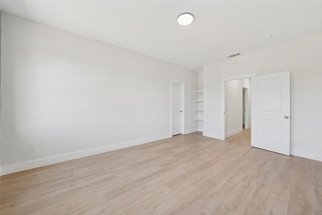 830 Stamps Avenue, Fort Worth, TX 76114