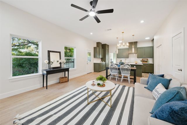 830 Stamps Avenue, Fort Worth, TX 76114